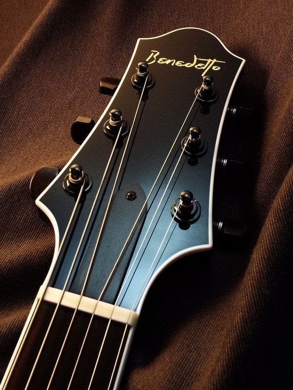 Benedetto Bambino P-90 フルアコ Black Bambino | Benedetto Guitars