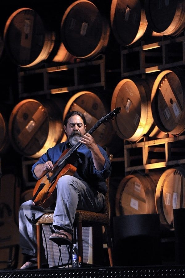 Ed Miner plays a Benedetto Bravo Elite 7-string at the 2009 Miner Benedetto Wine Release Concert, Napa Valley. (Courtesy Mike Oria)