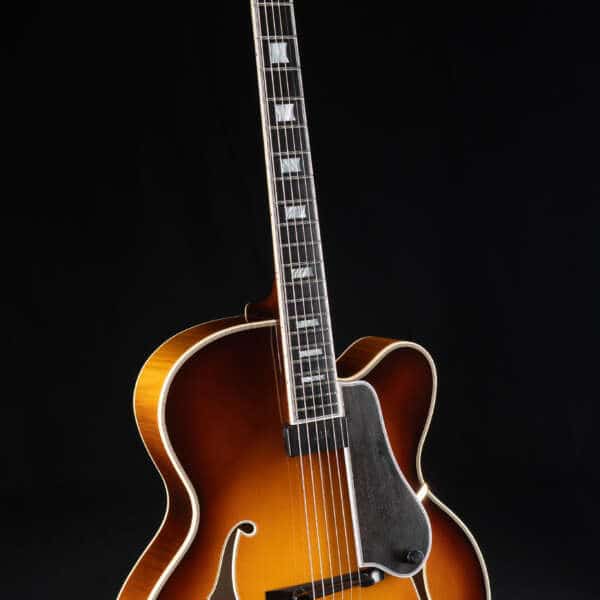 Traditional Acoustic vs Modern Archtop: What’s the Difference?