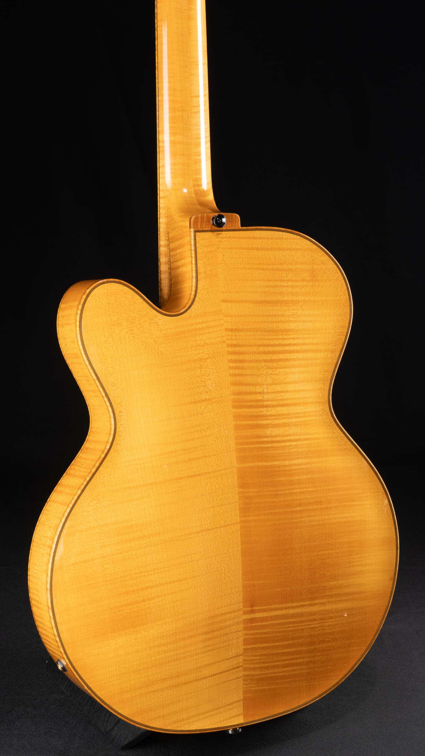 WEB S1853 7-String Bravo Elite 04 Close up guitar, back