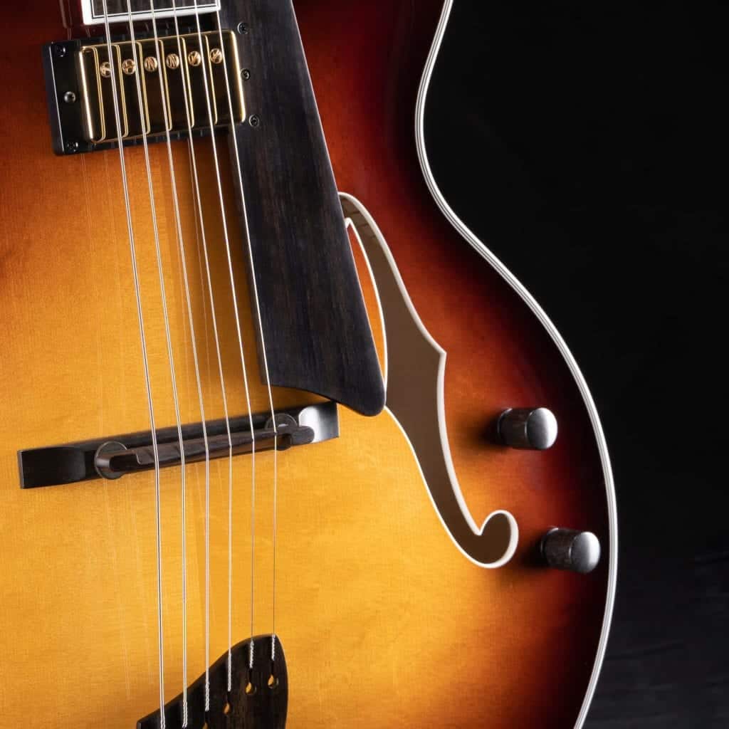 Lutherie Techniques Defining High-End Jazz Guitars: Craftsmanship & Core Engineering Insights
